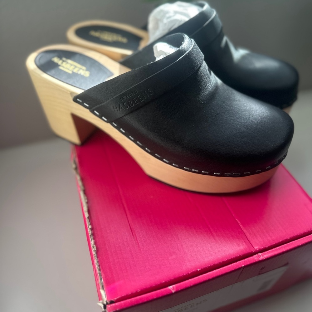 Swedish Hasbeens: Louise Clog. Black. Size 39.